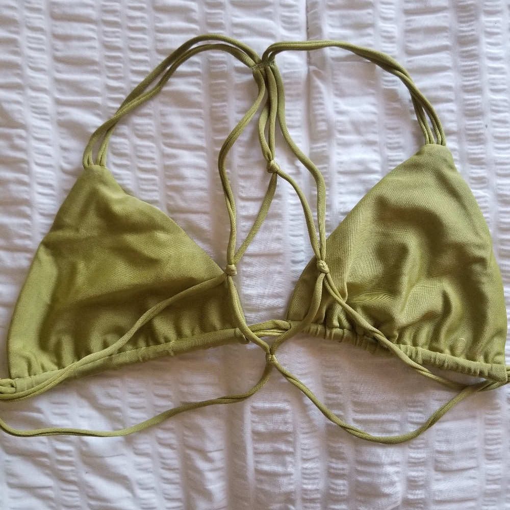 Britlow Bikini - Picture 2 of 4